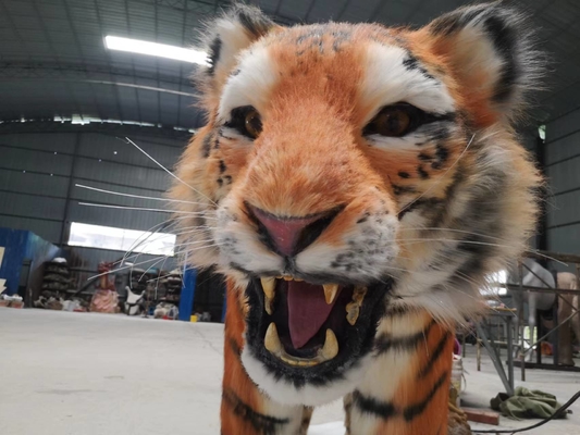 Возраст реалистической модели тигра Аниматроник цвета устойчивый к погоде взрослого