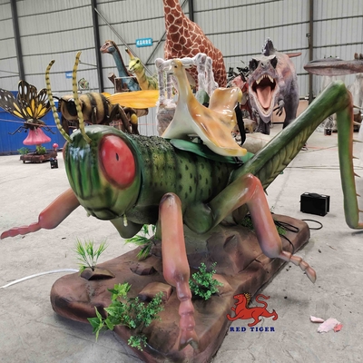 Animatronic Giant Locust Model Usia Dewasa Bahan Spons Kepadatan Tinggi