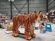 Modello di tigre animatronica a colori realistici, resistente agli agenti atmosferici, età adulta